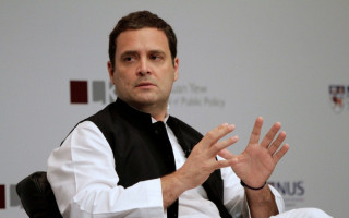 मोदीले भारतलाई बोल्न नपाउने देश बनाएको गान्धीको आरोप