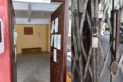 चौतर्फी दबाब बढेपछि हच्कियो नेविसंघ, त्रिविमा ताला खोल्न सहमत 