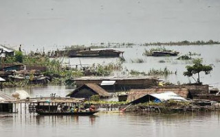 भारतको आसाम र मेघालयमा बाढी, ३२ जनाको मृत्यु