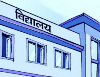 ६० वर्षको उमेरमा वडाध्यक्षकी श्रीमती कक्षा १ मा भर्ना
