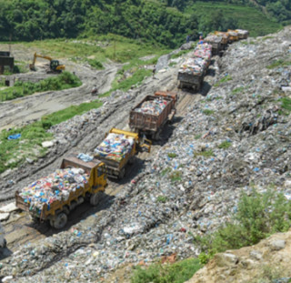 उपत्यकाको फोहर बोकेका गाडी स्थानीयवासीले पुनः रोके