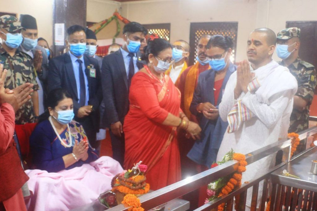 राष्ट्रपतिद्वारा पोखराको विन्ध्यवासिनी मन्दिरमा पूजाअर्चना