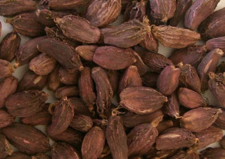 अलैँचीको लगातार मूल्य घट्न थालेपछि किसान चिन्तित