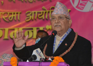 एमालेले कसैसँग गठबन्धन गर्दैैन : अध्यक्ष ओली