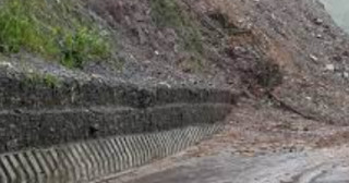 पहिरोका कारण अवरुद्ध पासाङल्हामु मार्ग सञ्चालनमा