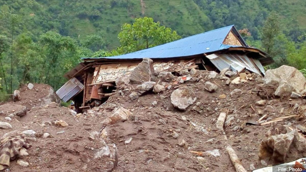 वर्षाले दिक्तेलमा एउटा घर ढल्यो, विभिन्न ठाउँमा क्षति