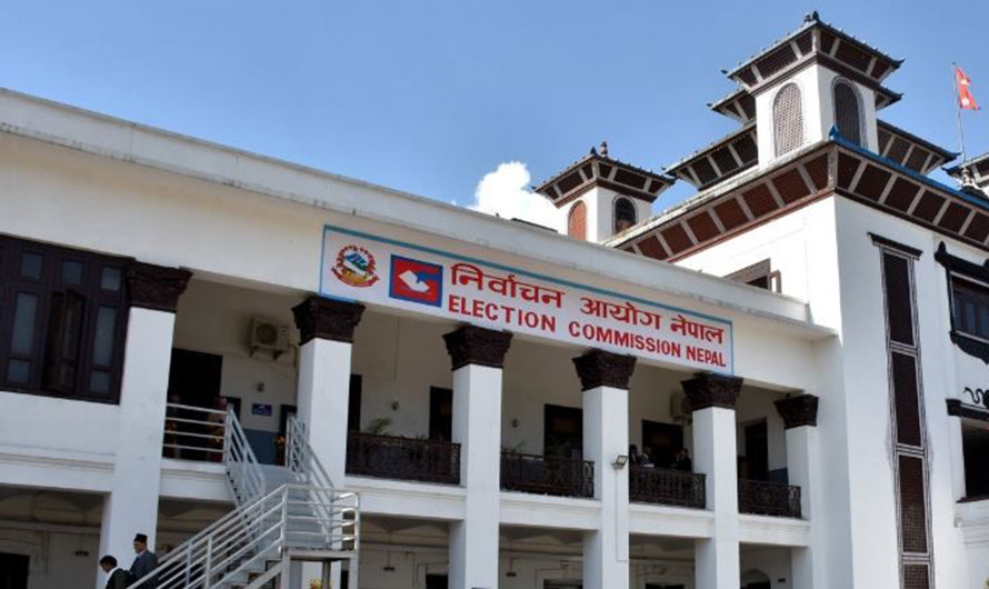 ‘घन्टी निर्वाचन चिह्नबाट स्वतन्त्र उम्मेदवार’ भनी प्रचार गरेको भन्दै आयोगले सोध्यो स्पष्टीकरण