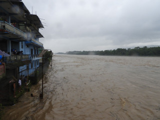 नारायणीमा पानीको बहाव यस वर्षकै उच्च