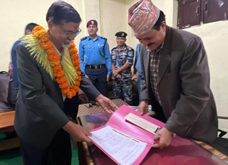 रुकुम पश्चिमबाट जनार्दन शर्माको उम्मेदवारी दर्ता