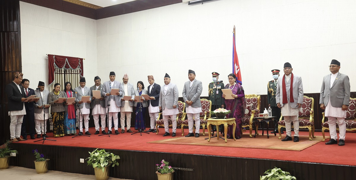 यस्तो बन्यो नयाँ मन्त्रिपरिषद् : अधिकांश नयाँ अनुहार