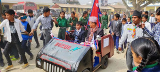 विद्यार्थीले बनाएको विद्युतीय गाडीमा मेयर थोप्रा