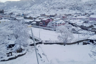 लोमान्थाङमा हिमपात, तल्लो मुस्ताङमा वर्षा
