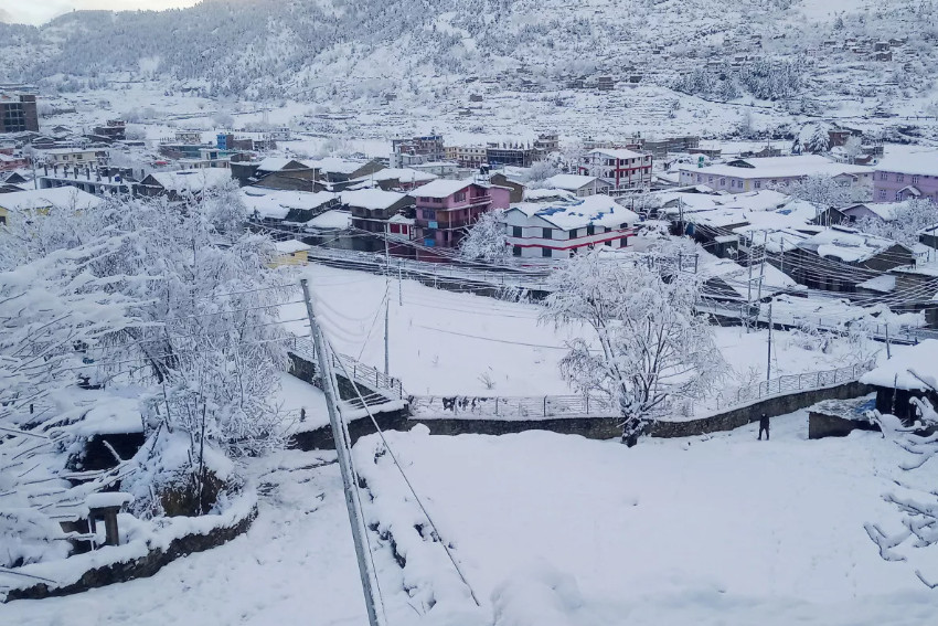 लोमान्थाङमा हिमपात, तल्लो मुस्ताङमा वर्षा