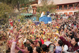 इस्कोन नेपालद्वारा फूलमालाको होली सम्पन्न