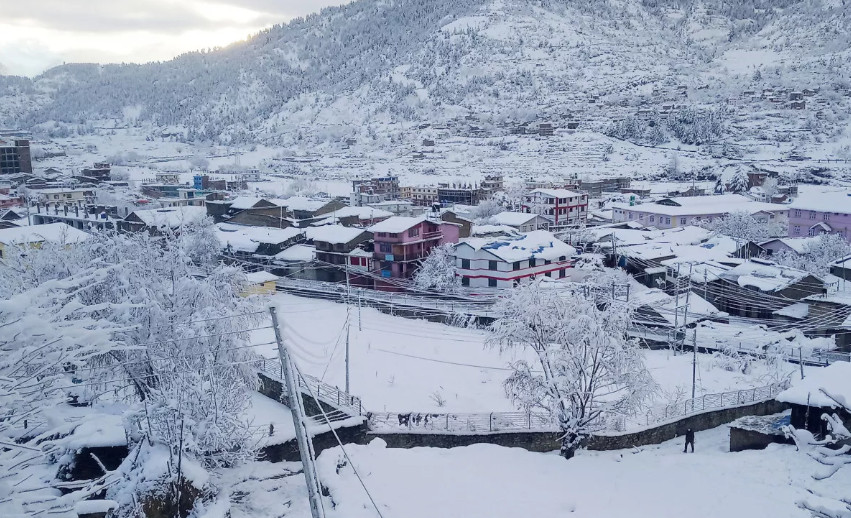 ताप्लेजुङमा हिमपात