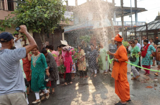 ‘हरहर महादेव पानी देऊदेऊ’