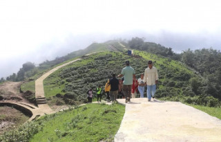 हतुवागढीमा पदमार्ग निर्माण गरिँदै