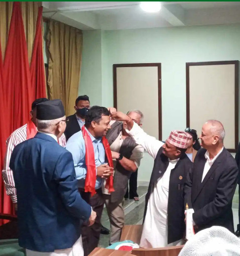 माओवादी केन्द्रीय सदस्यसहित तीनजना एमालेमा प्रवेश