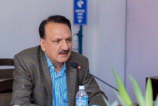 गठबन्धन सरकार पूरा समय रहन्छ : अर्थमन्त्री महत