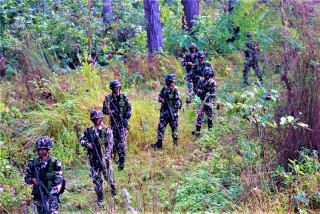 विकासमा फड्को मार्दै निकुञ्ज : चोरी सिकारी रोक्न सेनाको गस्ती