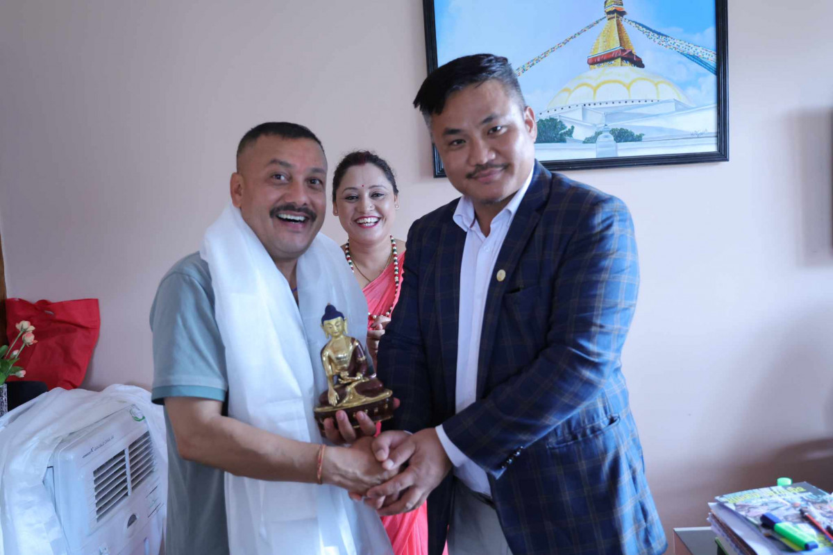 बिदाभए ट्राफिक प्रहरी वृत बौद्धका कार्यालय प्रमुख प्रहरी निरीक्षक उपेन्द्र खरेल