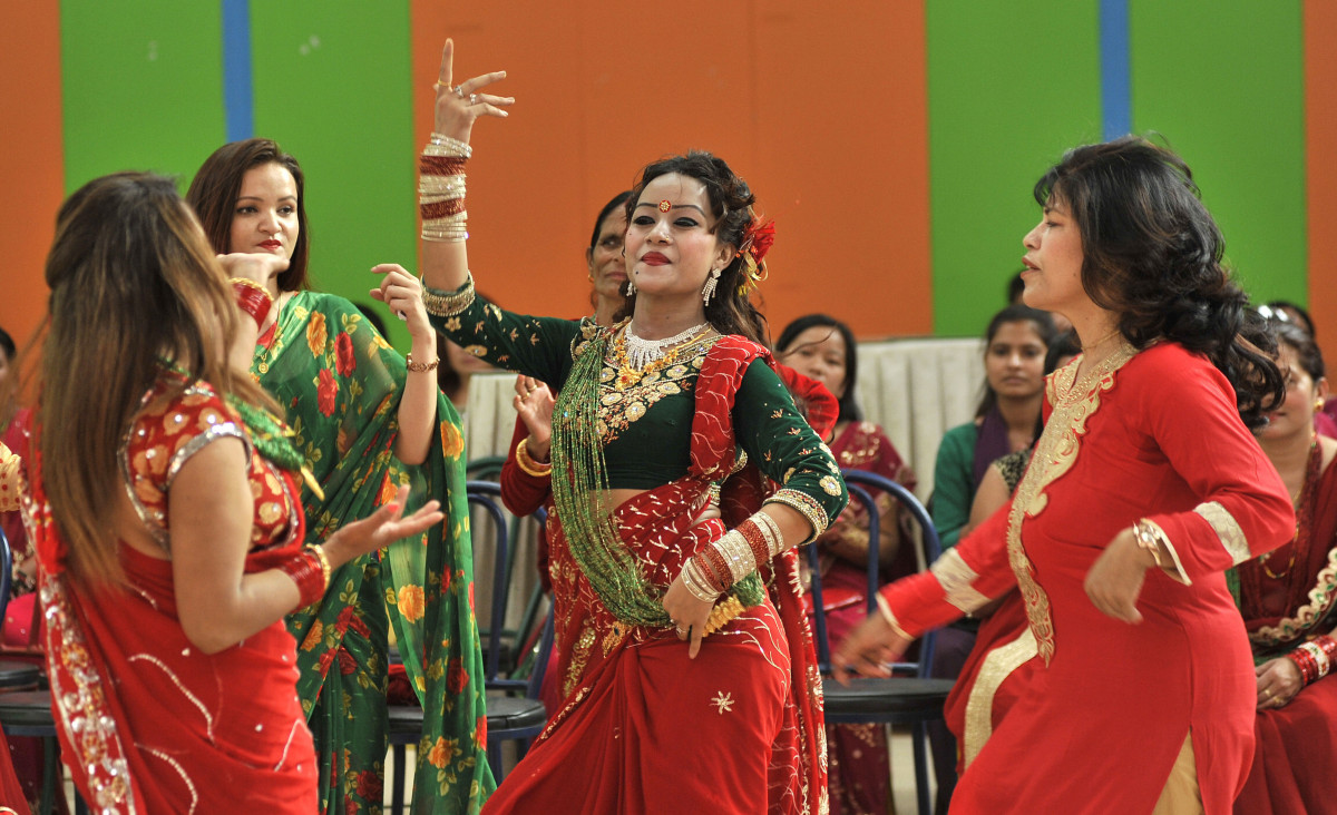 तीज : मौलिकता गुम्दै, विकृति मौलाउँदै