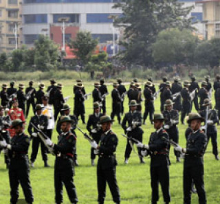 शनिबार  सैनिक मञ्च टुँडिखेलमा फूलपाती बढाइँ