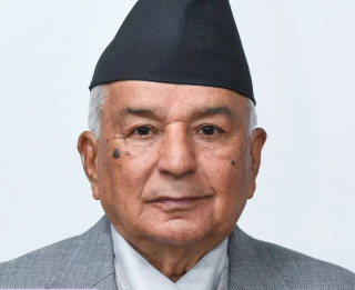 राष्ट्रपतिले विशिष्टदेखि सर्वसाधारणलाई टीका लगाइदिने