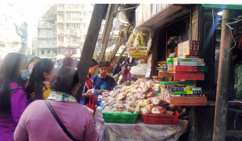 राजधानीका मुख्य व्यापारिक क्षेत्रमा तिहारको चहलपहल बढ्योे