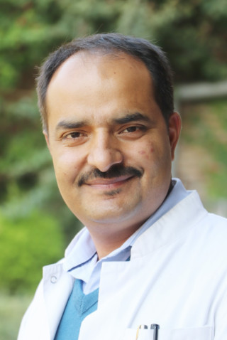 वीर अस्पतालका निर्देशक डा.पौडेललाई हटाउने निर्णय कार्यान्वयन नगर्न सर्वोच्चको आदेश