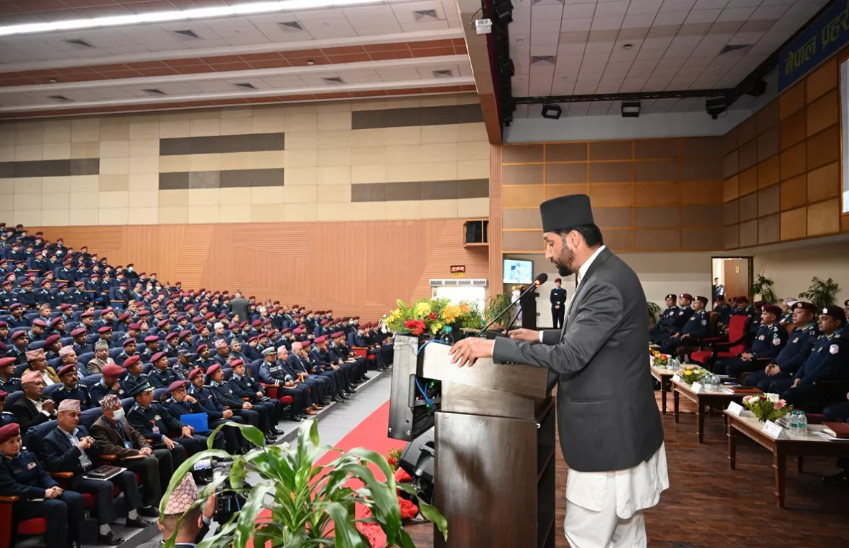 घटनाको प्रतिवादी आदेशले होइन प्रमाणले बनाउनुस्: गृहमन्त्री लामिछाने