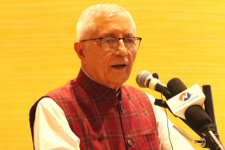 एक ढिक्का भएर पार्टीलाई बलियो बनाऔँ : नेता डा कोइराला