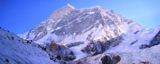 मकालु हिमाल आरोहण गरी फर्किने क्रममा एक जना पर्वतारोहीको मृत्यु