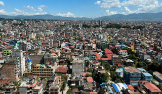 काठमाडौं उपत्यकामा मनसुन भित्रन अझै केही दिन लाग्ने, आजको तापक्रम ३४ डिग्रीको अनुमान
