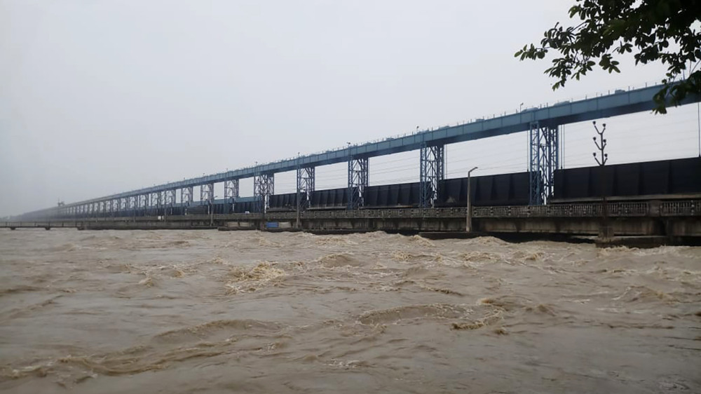 खतराको तहमा सप्तकोशी नदी, ब्यारेजका ४१ ढोका खोलिए