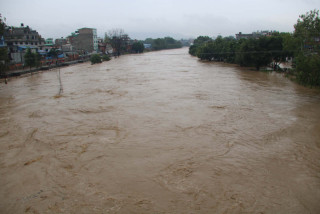 बाढी पहिरोमा परी १ सय जनाको मृत्यु, ६७ बेपत्ता