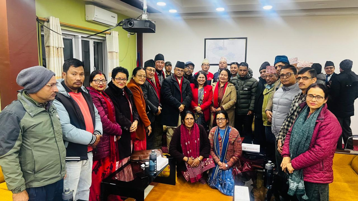 शिक्षा मन्त्री भट्टराई र नेपाल राष्ट्रिय शिक्षक संगठनबीच छलफल, भूतप्रभावी अध्यादेश लागु नगर्ने प्रतिबद्धता 