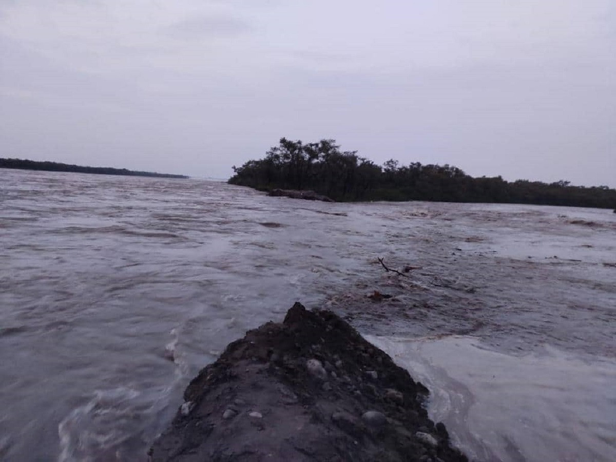 सप्तकोशीमा पानीको बहाव बढेपछि उदयपुरको बेलका उच्च जोखिममा