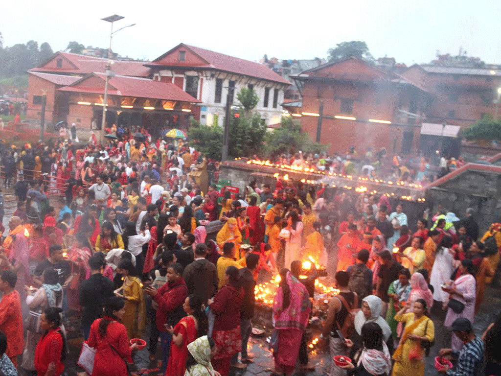 आज साउनको अन्तिम सोमबार, देशैभरका शिवालयमा श्रद्धालुको भीड