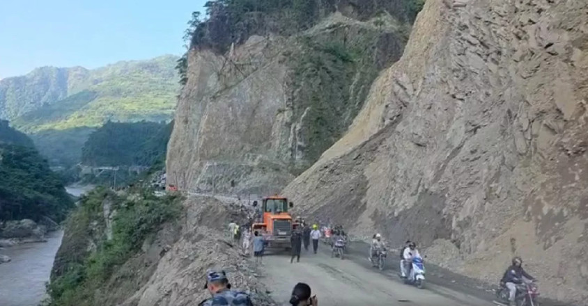 मुग्लिन–नारायणगढ सडक एकतर्फी सञ्चालनमा