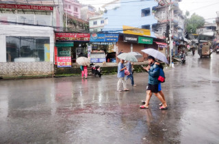 भोलि शुक्रबारदेखि मौसम बदली हुने, पश्चिम नेपालका केहि स्थानमा वर्षा