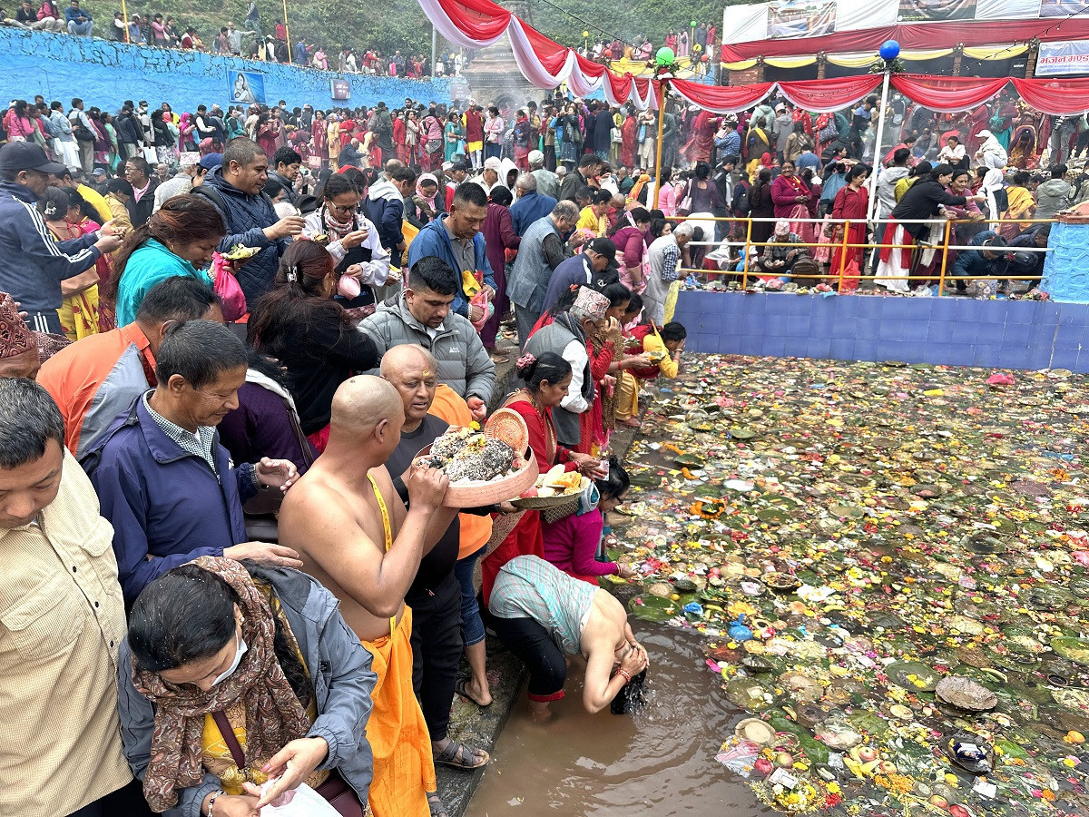 मातातीर्थमा मातृभक्तको भीड