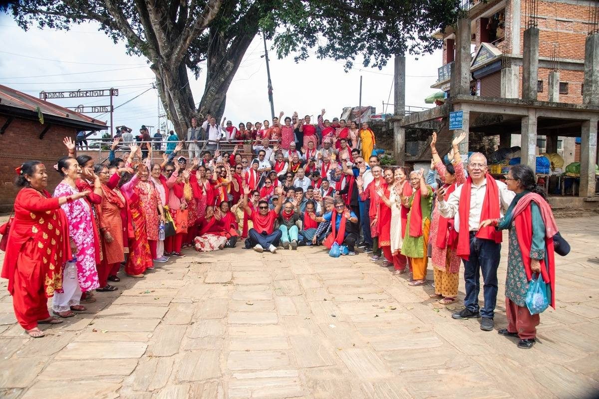काठमाडौं ११ द्धारा ७० वर्ष माथिका १२५ ज्येष्ठ नागरिकलाई तीर्थाटन 