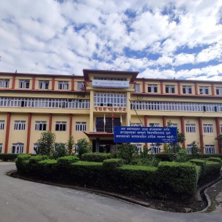 पद्मकन्याको एलएलबी भर्ना प्रक्रियामाथि प्रश्न, नाम हेरफेर भएको विद्यार्थीको आरोप